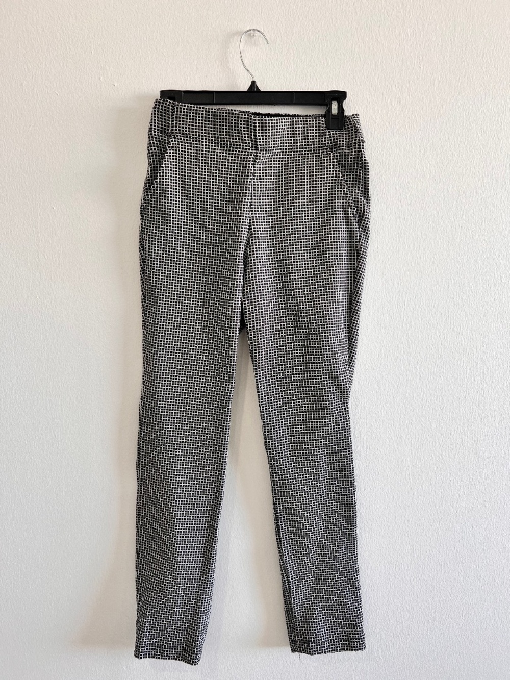 Max Studio Black & White Windowpane Slim Leg Pants